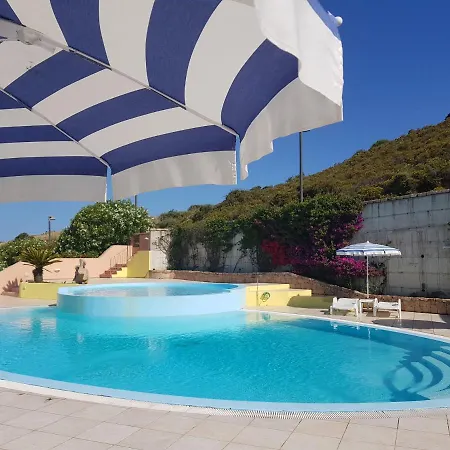 Family With Swimming Pool Apartment
