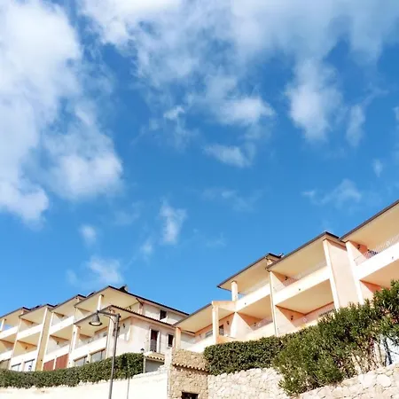 Family With Swimming Pool Apartment